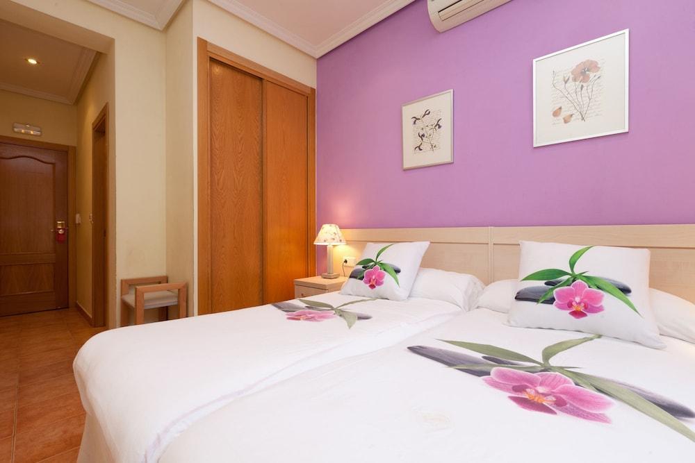 מדריד Hostal Luz מראה חיצוני תמונה